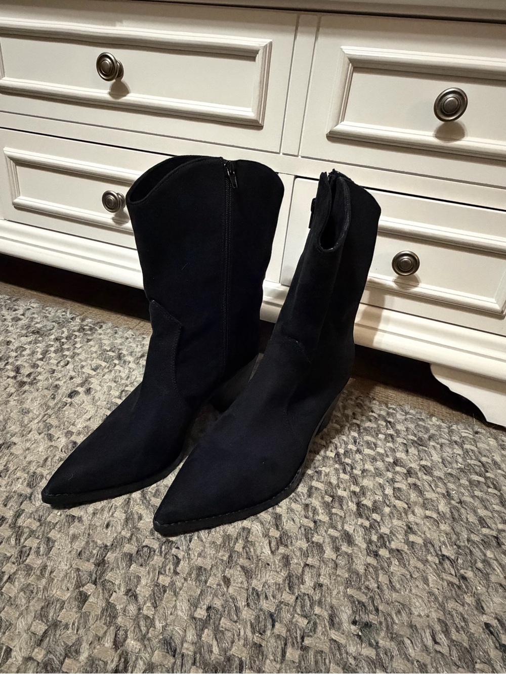 Black Pointed-Toe Mid-Calf Heeled Boots